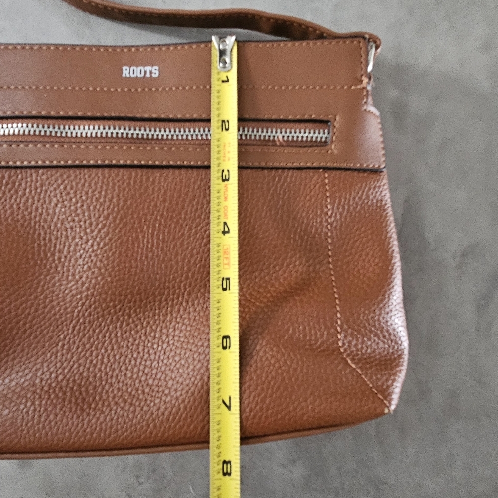 Roots purse almost new condition - Picture 6 of 7